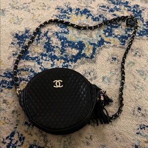 Chic Black Quilted Crossbody Bag